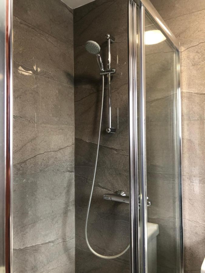 Lyttleton Limited 2* Uxbridge